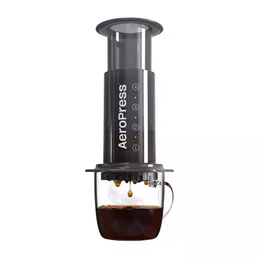 Zaparzacz do kawy AeroPress Original filiżanka z kawą, zaparzanie kawy